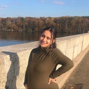 Meet your Posher, Briana